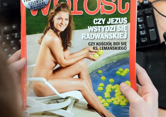 拉德万斯卡因拍裸照被波兰天主教除名